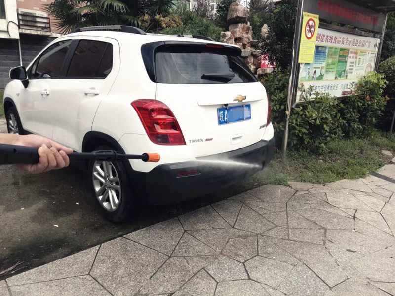 亿力高压洗车机YLQ4630C-120C洗车过程 亿力高压洗车机YLQ4630C-120C洗车过程